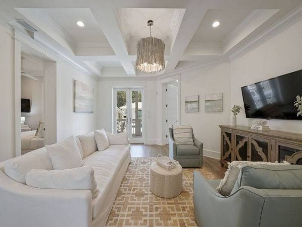 3 Level-Home with 7 Bedrooms Sleeps 19 Guests