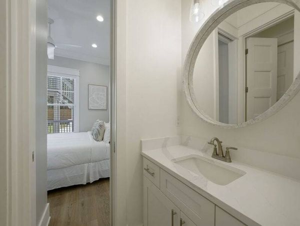 3 Level-Home with 7 Bedrooms Sleeps 19 Guests