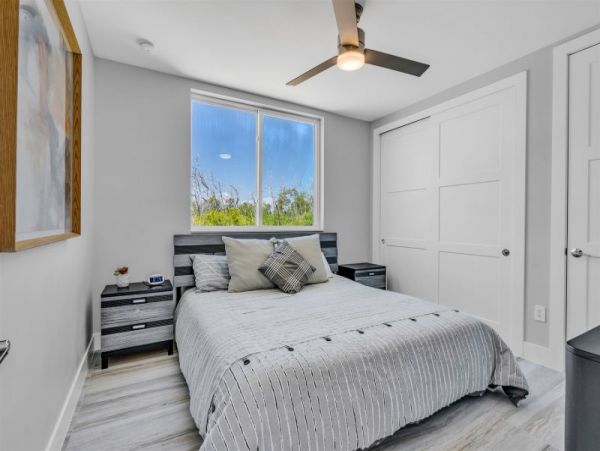 Walk to Beach Marathon Vacation Home Four Bedroom