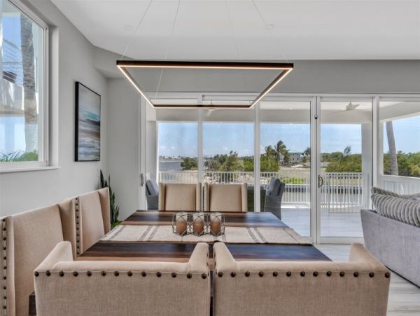 Walk to Beach Marathon Vacation Home Four Bedroom