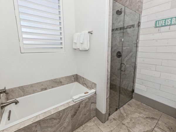 Spacious Home in Miramar Beach with 4 Bedrooms