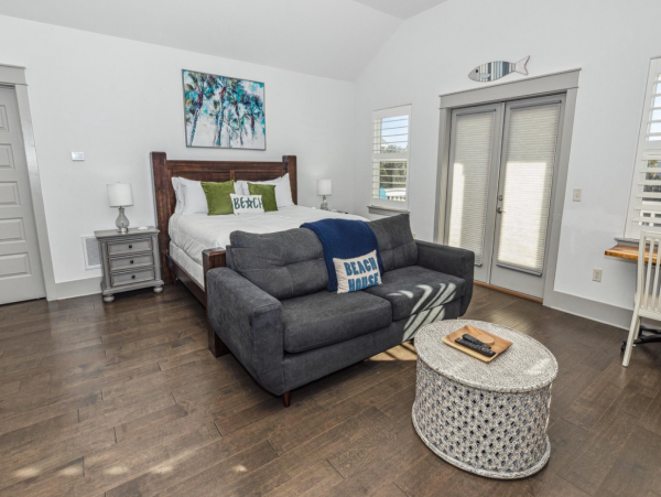 Spacious Home in Miramar Beach with 4 Bedrooms