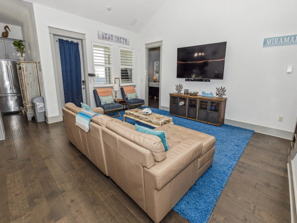 Spacious Home in Miramar Beach with 4 Bedrooms