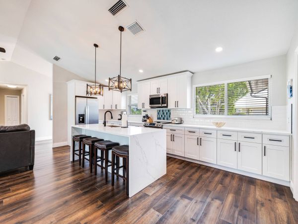 Modern Sanibel 4 Bedroom Vacation Pool Home