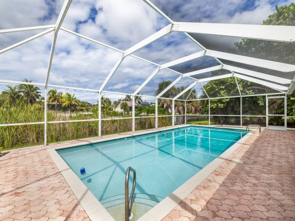 Modern Sanibel 4 Bedroom Vacation Pool Home