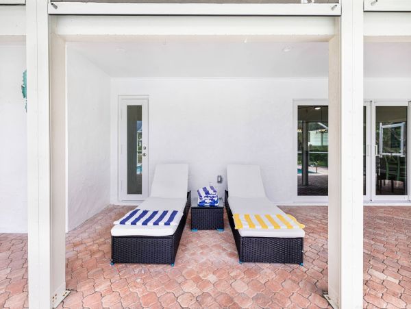 Modern Sanibel 4 Bedroom Vacation Pool Home