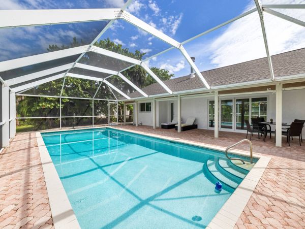 Modern Sanibel 4 Bedroom Vacation Pool Home