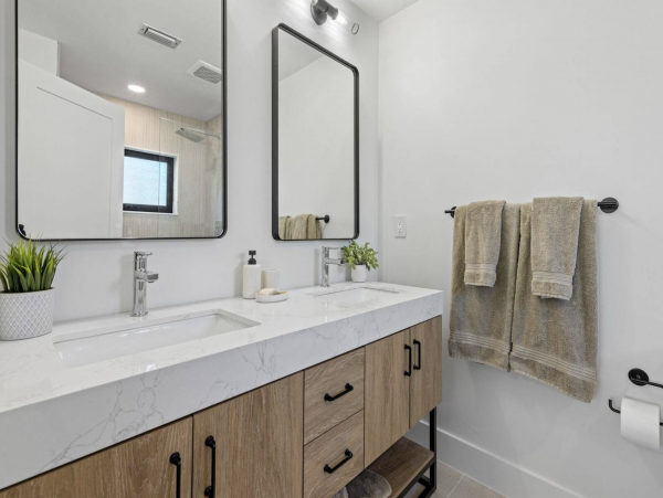 Tastefully Re-Designed 4-Bdm Home with Private Pool in Sanibel Island