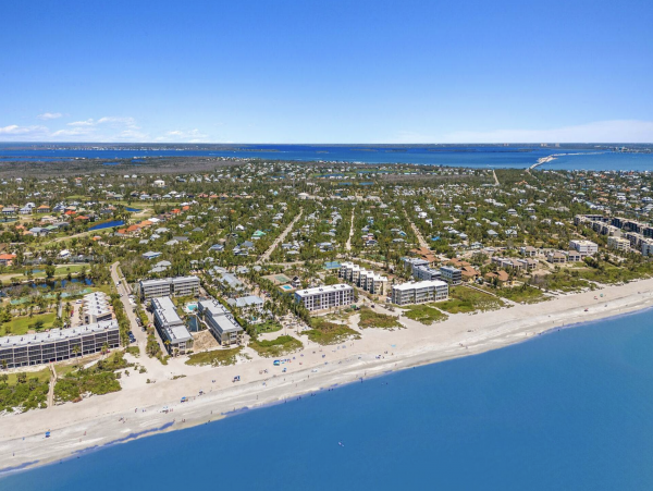 Tastefully Re-Designed 4-Bdm Home with Private Pool in Sanibel Island