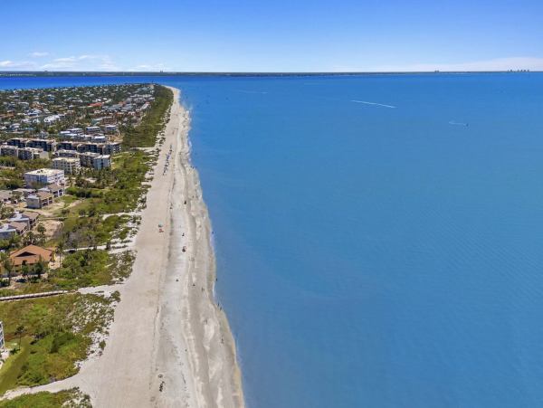 Tastefully Re-Designed 4-Bdm Home with Private Pool in Sanibel Island