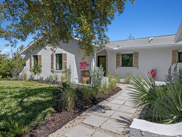 Tastefully Re-Designed 4-Bdm Home with Private Pool in Sanibel Island