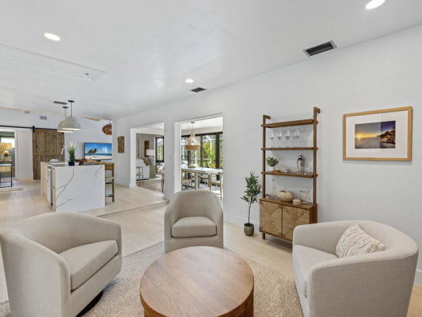Tastefully Re-Designed 4-Bdm Home with Private Pool in Sanibel Island