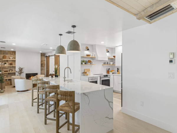 Tastefully Re-Designed 4-Bdm Home with Private Pool in Sanibel Island