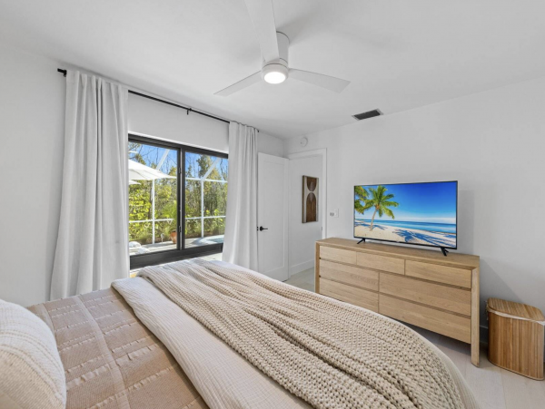 Tastefully Re-Designed 4-Bdm Home with Private Pool in Sanibel Island
