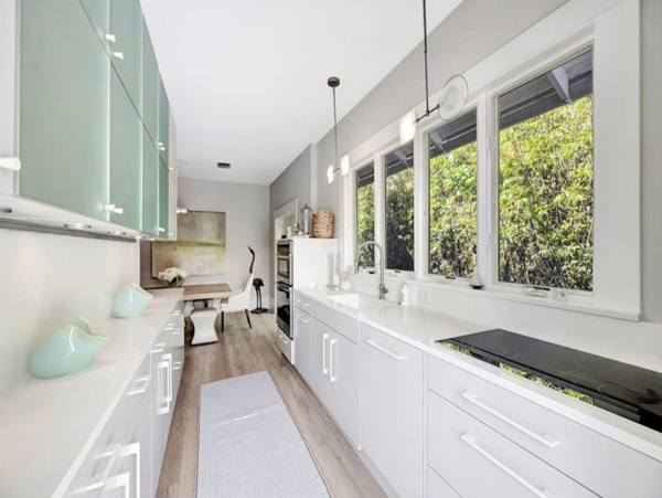 Charming 4 Bedroom Property in the Heart of Old Naples - Comfort and Style