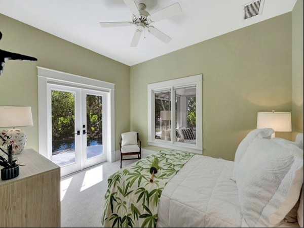Charming 4 Bedroom Property in the Heart of Old Naples - Comfort and Style