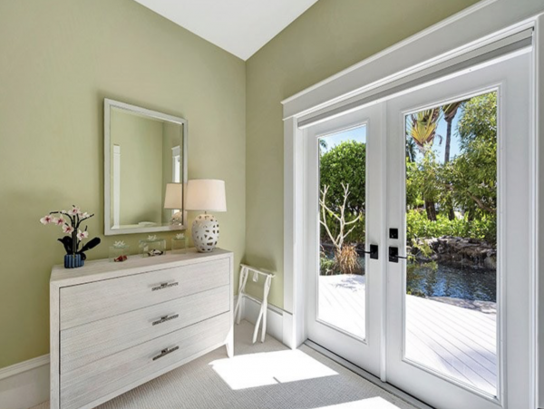 Charming 4 Bedroom Property in the Heart of Old Naples - Comfort and Style