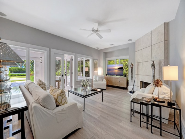 Charming 4 Bedroom Property in the Heart of Old Naples - Comfort and Style