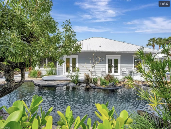 Charming 4 Bedroom Property in the Heart of Old Naples - Comfort and Style