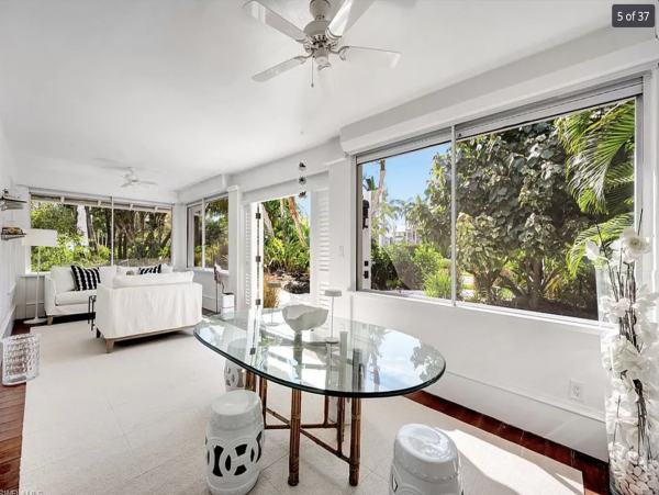 Charming 4 Bedroom Property in the Heart of Old Naples - Comfort and Style