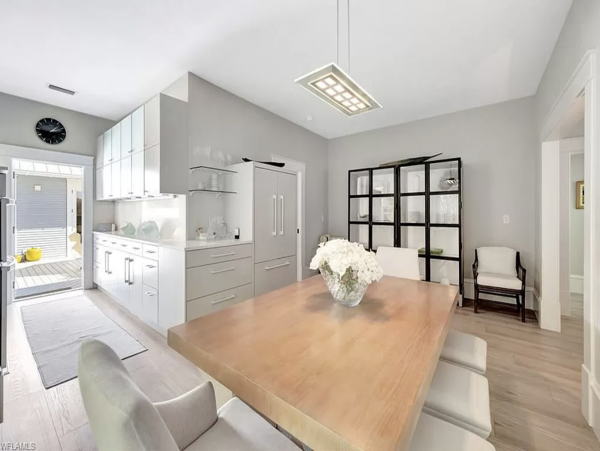Charming 4 Bedroom Property in the Heart of Old Naples - Comfort and Style