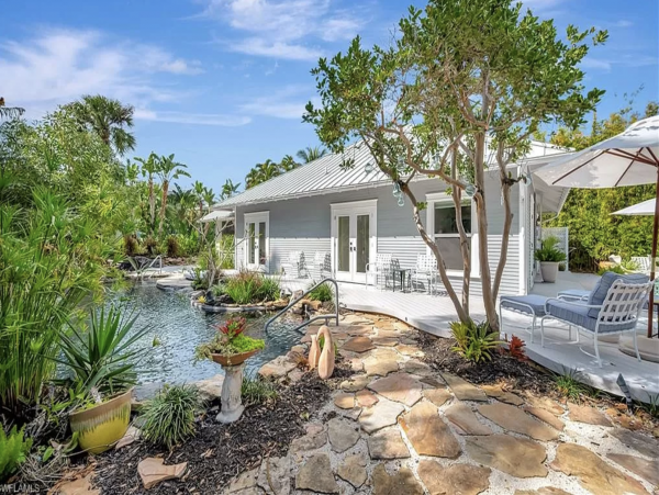 Charming 4 Bedroom Property in the Heart of Old Naples - Comfort and Style