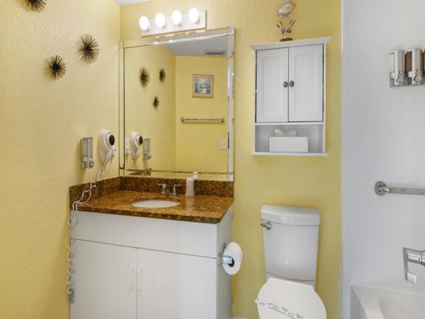 Cozy Condo with 1 Bedroom and Great Views