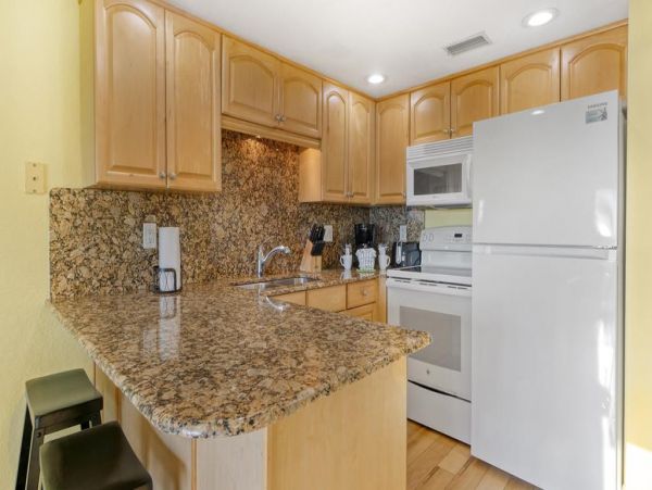 Cozy Condo with 1 Bedroom and Great Views