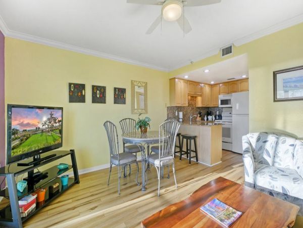Cozy Condo with 1 Bedroom and Great Views