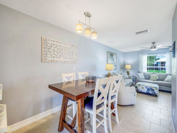 Lovely 2 Bedroom Rental with Private Spa & Patio