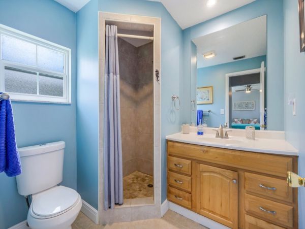 Lovely 2 Bedroom Rental with Private Spa & Patio