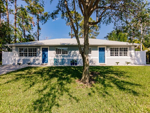 Naples Vacation Home Sleeps 6 Guests