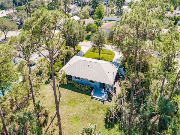 Naples Vacation Home Sleeps 6 Guests