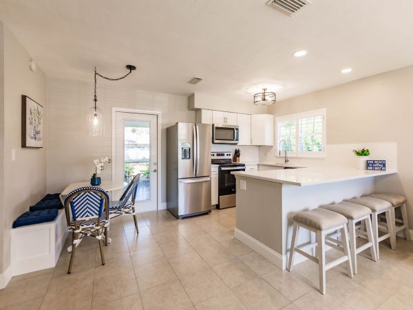 Naples Vacation Home Sleeps 6 Guests