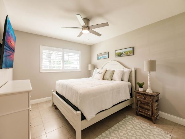 Naples Vacation Home Sleeps 6 Guests