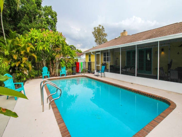 Private Pool Home in Bradenton with 3 Bedrooms