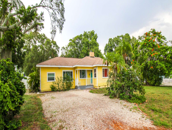 Private Pool Home in Bradenton with 3 Bedrooms