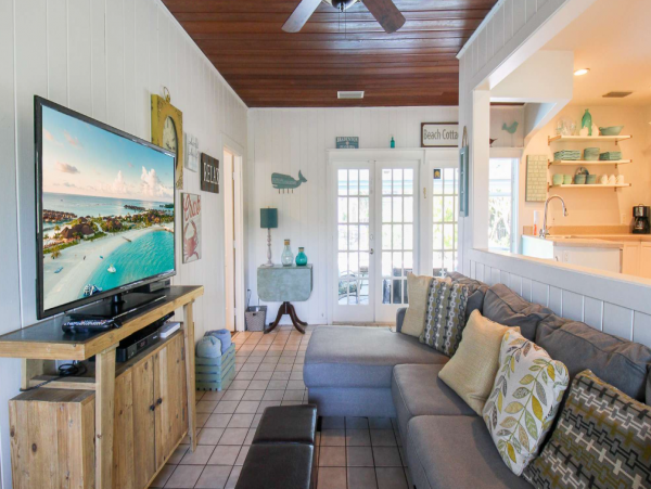 Private Pool Home in Bradenton with 3 Bedrooms