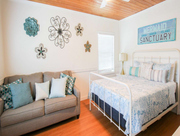 Private Pool Home in Bradenton with 3 Bedrooms