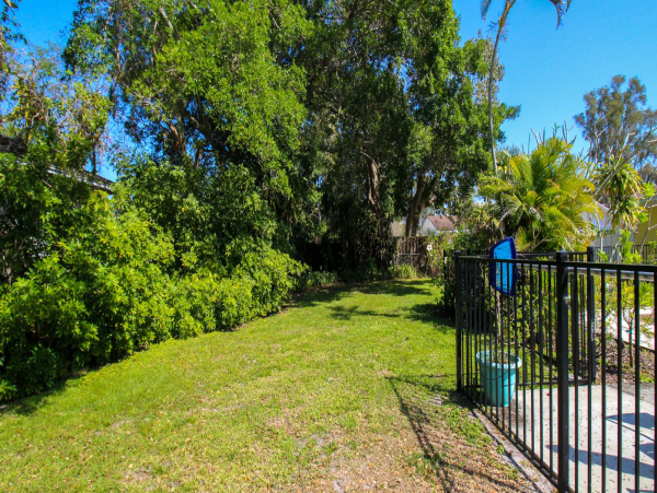 Private Pool Home in Bradenton with 3 Bedrooms