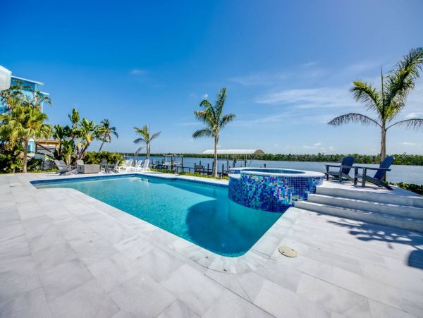 Bayfront Vacation Rental with 6 Bedrooms in Fort Myers