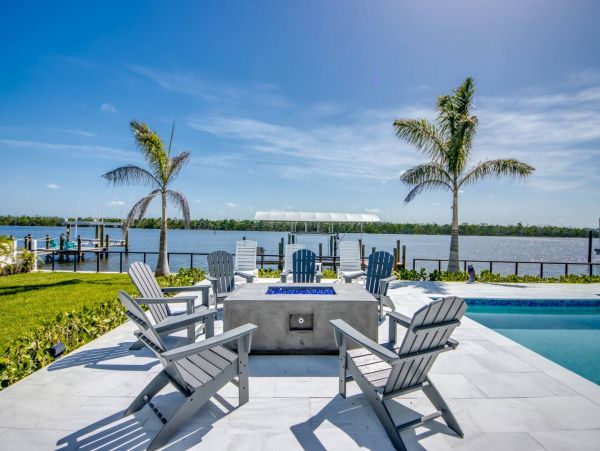 Bayfront Vacation Rental with 6 Bedrooms in Fort Myers