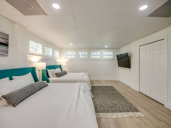 Bayfront Vacation Rental with 6 Bedrooms in Fort Myers