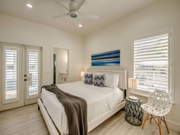 Bayfront Vacation Rental with 6 Bedrooms in Fort Myers
