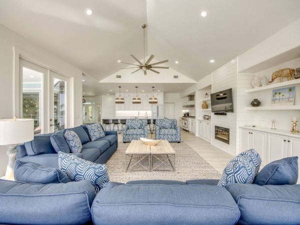 Bayfront Vacation Rental with 6 Bedrooms in Fort Myers