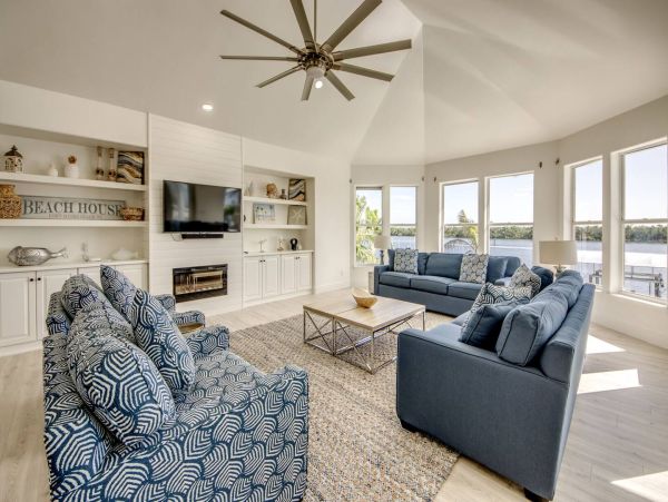 Bayfront Vacation Rental with 6 Bedrooms in Fort Myers