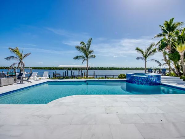 Bayfront Vacation Rental with 6 Bedrooms in Fort Myers