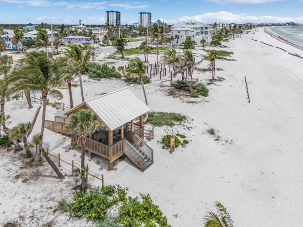 Bayfront Vacation Rental with 6 Bedrooms in Fort Myers