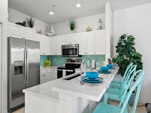 Lovely Beach to Bayside 2 Bedroom Vacation Condo