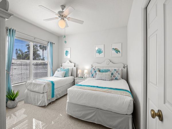 Lovely Beach to Bayside 2 Bedroom Vacation Condo